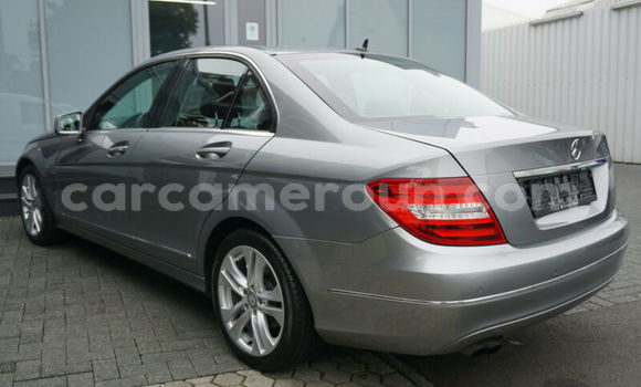 Sayi Imported Mercedes‒Benz C–Class Azurfa Mota in Douala a Ƙasar Kamaru Sayi Imported Mercedes‒Benz C–Class Azurfa Mota in Douala a Ƙasar Kamaru