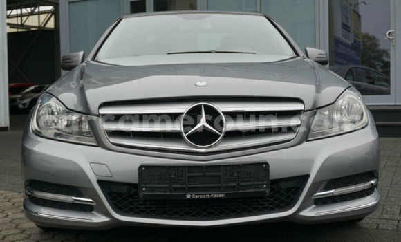Sayi Imported Mercedes‒Benz C–Class Azurfa Mota in Douala a Ƙasar Kamaru Sayi Imported Mercedes‒Benz C–Class Azurfa Mota in Douala a Ƙasar Kamaru