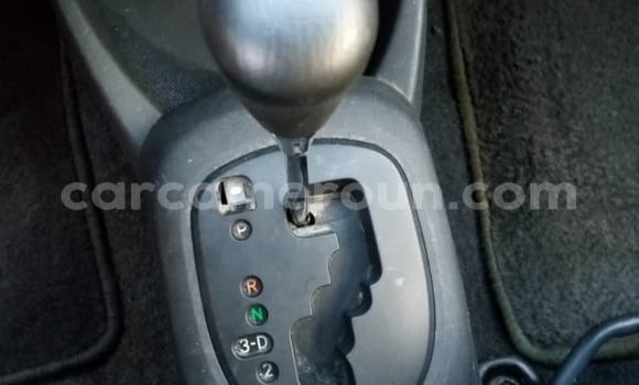 Sayi Imported Toyota Yaris Blue Mota in Douala a Ƙasar Kamaru Sayi Imported Toyota Yaris Blue Mota in Douala a Ƙasar Kamaru