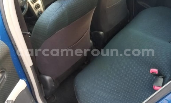 Sayi Imported Toyota Yaris Blue Mota in Douala a Ƙasar Kamaru Sayi Imported Toyota Yaris Blue Mota in Douala a Ƙasar Kamaru