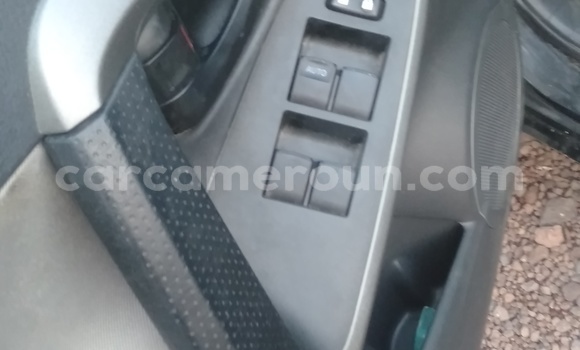 Sayi Imported Toyota RAV4 Black Mota in Douala a Ƙasar Kamaru Sayi Imported Toyota RAV4 Black Mota in Douala a Ƙasar Kamaru