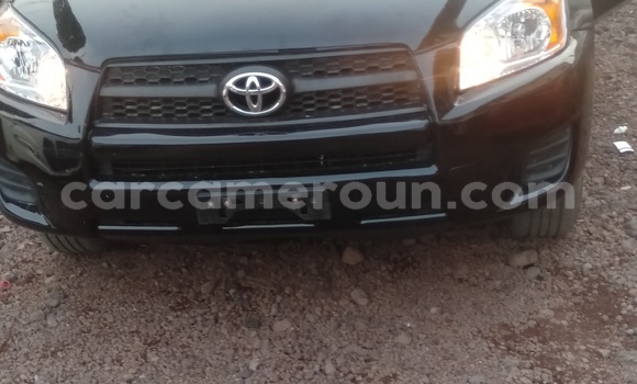 Sayi Imported Toyota RAV4 Black Mota in Douala a Ƙasar Kamaru Sayi Imported Toyota RAV4 Black Mota in Douala a Ƙasar Kamaru