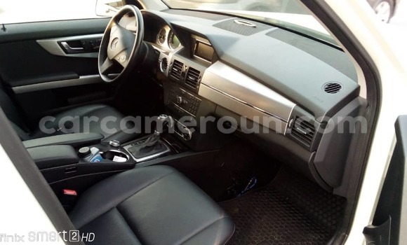 Sayi Imported Mercedes‒Benz GLK–Class White Mota in Douala a Ƙasar Kamaru Sayi Imported Mercedes‒Benz GLK–Class White Mota in Douala a Ƙasar Kamaru