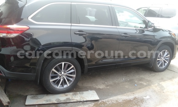 Sayi Imported Toyota Highlander Black Mota in Douala a Ƙasar Kamaru Sayi Imported Toyota Highlander Black Mota in Douala a Ƙasar Kamaru