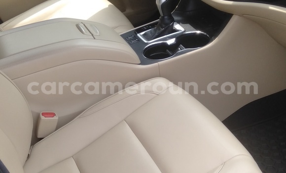 Sayi Imported Toyota Highlander Black Mota in Douala a Ƙasar Kamaru Sayi Imported Toyota Highlander Black Mota in Douala a Ƙasar Kamaru