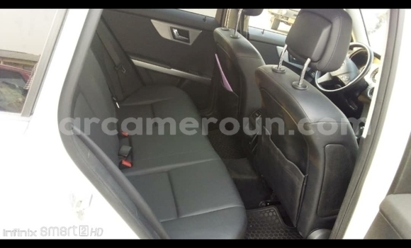 Sayi Imported Mercedes‒Benz GLK–Class White Mota in Douala a Ƙasar Kamaru Sayi Imported Mercedes‒Benz GLK–Class White Mota in Douala a Ƙasar Kamaru