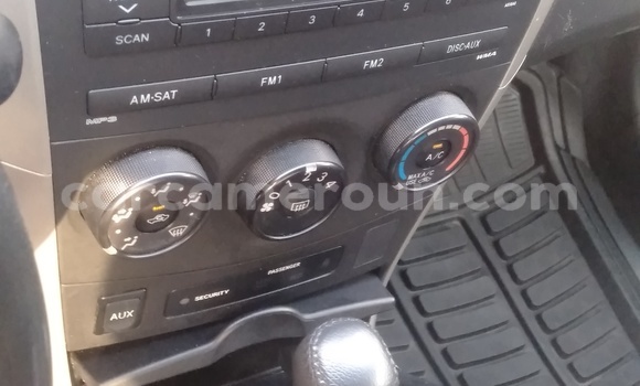 Sayi Imported Toyota Corolla Black Mota in Douala a Ƙasar Kamaru Sayi Imported Toyota Corolla Black Mota in Douala a Ƙasar Kamaru