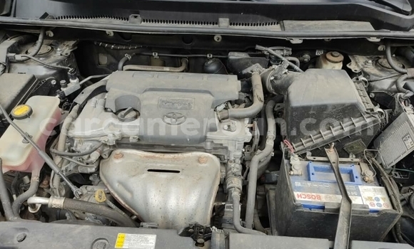 Sayi Na hannu Toyota RAV4 Black Mota in Douala a Ƙasar Kamaru Sayi Na hannu Toyota RAV4 Black Mota in Douala a Ƙasar Kamaru