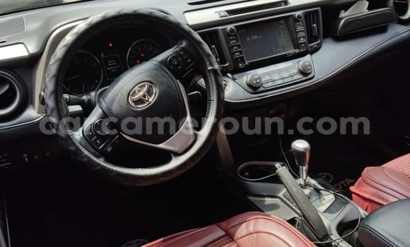 Sayi Na hannu Toyota RAV4 Black Mota in Douala a Ƙasar Kamaru Sayi Na hannu Toyota RAV4 Black Mota in Douala a Ƙasar Kamaru