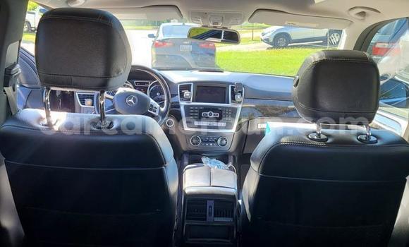 Sayi Imported Mercedes‒Benz ML–Class Black Mota in Douala a Ƙasar Kamaru Sayi Imported Mercedes‒Benz ML–Class Black Mota in Douala a Ƙasar Kamaru