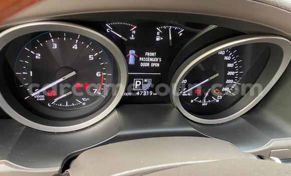 Sayi Na hannu Toyota Land Cruiser Black Mota in Douala a Ƙasar Kamaru Sayi Na hannu Toyota Land Cruiser Black Mota in Douala a Ƙasar Kamaru