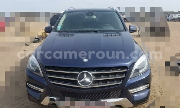 Sayi Imported Mercedes‒Benz ML–Class Blue Mota in Douala a Ƙasar Kamaru Sayi Imported Mercedes‒Benz ML–Class Blue Mota in Douala a Ƙasar Kamaru