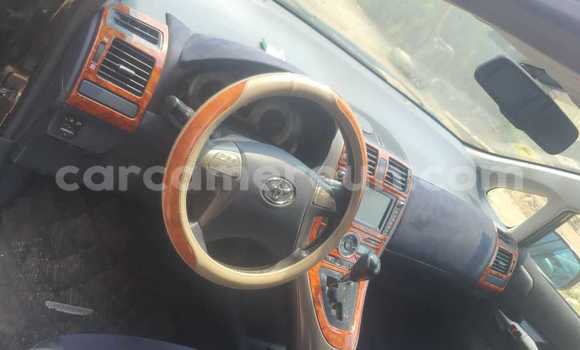 Sayi Sabo Toyota Blade Sauran Mota in Douala a Ƙasar Kamaru Sayi Sabo Toyota Blade Sauran Mota in Douala a Ƙasar Kamaru