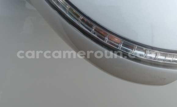 Sayi Imported Kia Sportage White Mota in Douala a Ƙasar Kamaru Sayi Imported Kia Sportage White Mota in Douala a Ƙasar Kamaru