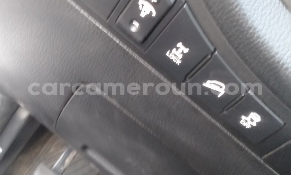 Sayi Imported Kia Sportage White Mota in Douala a Ƙasar Kamaru Sayi Imported Kia Sportage White Mota in Douala a Ƙasar Kamaru