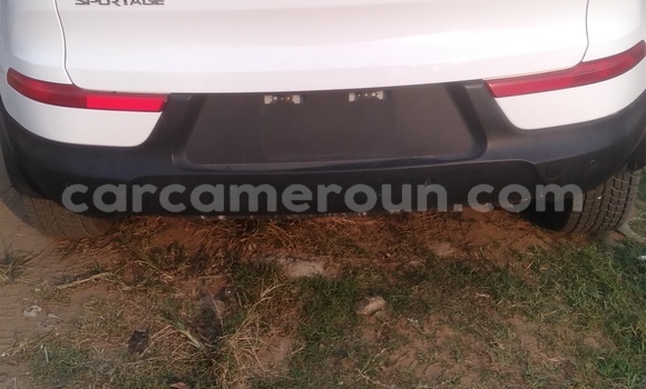 Sayi Imported Kia Sportage White Mota in Douala a Ƙasar Kamaru Sayi Imported Kia Sportage White Mota in Douala a Ƙasar Kamaru