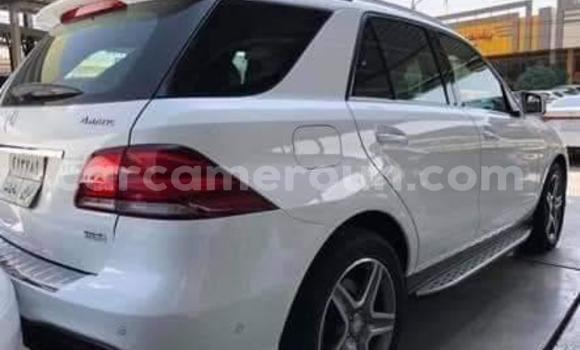 Sayi Sabo Mercedes‒Benz GLE White Mota in Douala a Ƙasar Kamaru Sayi Sabo Mercedes‒Benz GLE White Mota in Douala a Ƙasar Kamaru