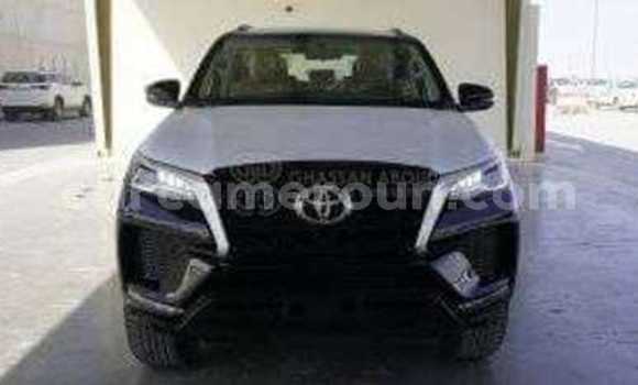 Acheter Neuf Voiture Toyota Fortuner Noir à Douala, Littoral Cameroon Acheter Neuf Voiture Toyota Fortuner Noir à Douala, Littoral Cameroon