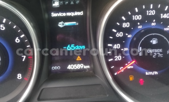 Sayi Imported Hyundai Santa Fe White Mota in Douala a Ƙasar Kamaru Sayi Imported Hyundai Santa Fe White Mota in Douala a Ƙasar Kamaru