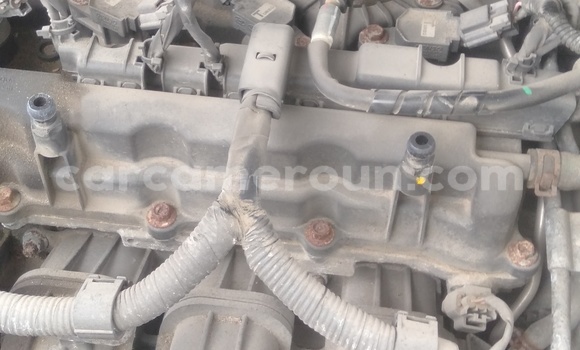 Sayi Imported Hyundai Santa Fe White Mota in Douala a Ƙasar Kamaru Sayi Imported Hyundai Santa Fe White Mota in Douala a Ƙasar Kamaru