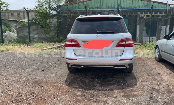 Sayi Na hannu Mercedes‒Benz ML–Class Azurfa Mota in Douala a Ƙasar Kamaru Sayi Na hannu Mercedes‒Benz ML–Class Azurfa Mota in Douala a Ƙasar Kamaru