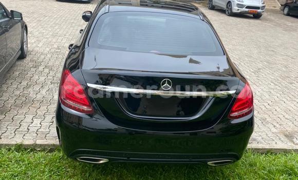 Sayi Na hannu Mercedes‒Benz C–Class Black Mota in Douala a Ƙasar Kamaru Sayi Na hannu Mercedes‒Benz C–Class Black Mota in Douala a Ƙasar Kamaru