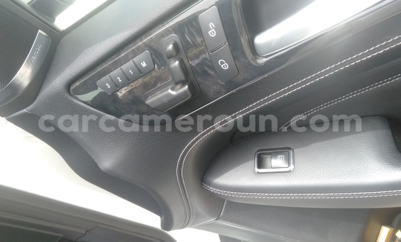 Sayi Imported Mercedes‒Benz ML–Class White Mota in Douala a Ƙasar Kamaru Sayi Imported Mercedes‒Benz ML–Class White Mota in Douala a Ƙasar Kamaru