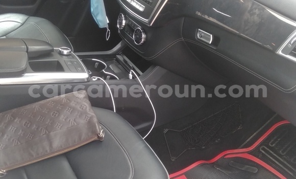 Sayi Imported Mercedes‒Benz ML–Class White Mota in Douala a Ƙasar Kamaru Sayi Imported Mercedes‒Benz ML–Class White Mota in Douala a Ƙasar Kamaru