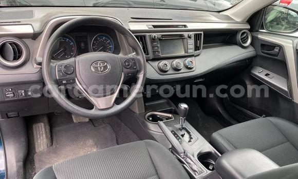Sayi Imported Toyota RAV4 Blue Mota in Douala a Ƙasar Kamaru Sayi Imported Toyota RAV4 Blue Mota in Douala a Ƙasar Kamaru