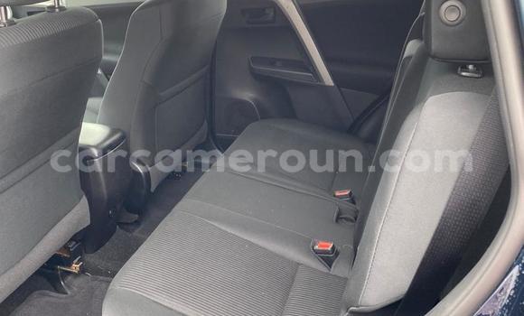Sayi Imported Toyota RAV4 Blue Mota in Douala a Ƙasar Kamaru Sayi Imported Toyota RAV4 Blue Mota in Douala a Ƙasar Kamaru