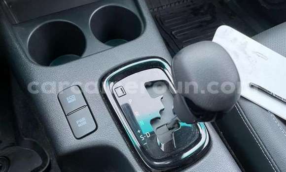 Buy Used Toyota Hiluxe VIGO White Car in Yaounde in Central Cameroon Buy Used Toyota Hiluxe VIGO White Car in Yaounde in Central Cameroon