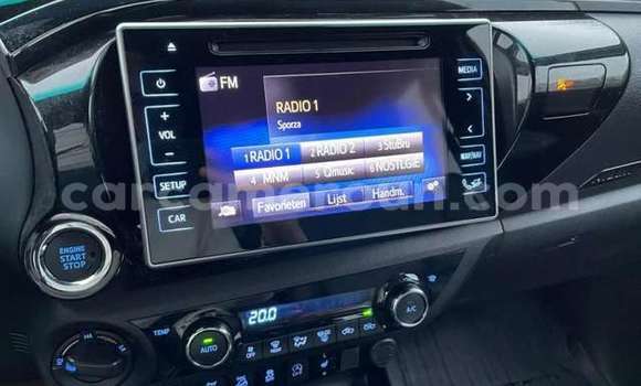 Buy Used Toyota Hiluxe VIGO White Car in Yaounde in Central Cameroon Buy Used Toyota Hiluxe VIGO White Car in Yaounde in Central Cameroon