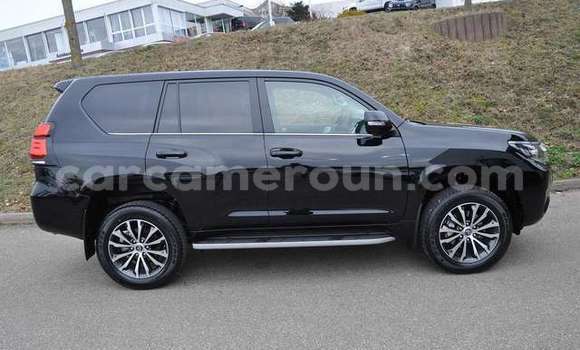 Acheter Occasion Voiture Toyota Land Cruiser Prado Noir à Yaoundé, Central Cameroon Acheter Occasion Voiture Toyota Land Cruiser Prado Noir à Yaoundé, Central Cameroon