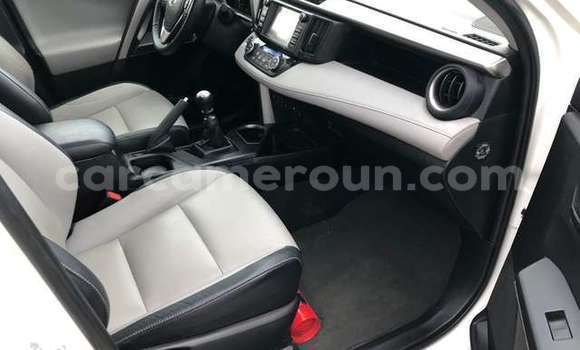 Acheter Occasion Voiture Toyota RAV4 Blanc à Yaoundé, Central Cameroon Acheter Occasion Voiture Toyota RAV4 Blanc à Yaoundé, Central Cameroon