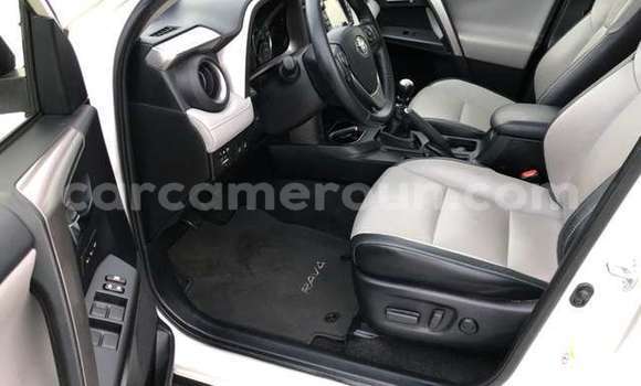 Acheter Occasion Voiture Toyota RAV4 Blanc à Yaoundé, Central Cameroon Acheter Occasion Voiture Toyota RAV4 Blanc à Yaoundé, Central Cameroon