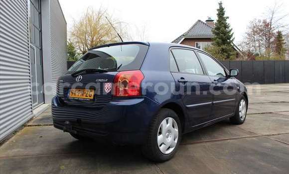 Sayi Na hannu Toyota Corolla Blue Mota in Yaounde a Babban Kamaru Sayi Na hannu Toyota Corolla Blue Mota in Yaounde a Babban Kamaru