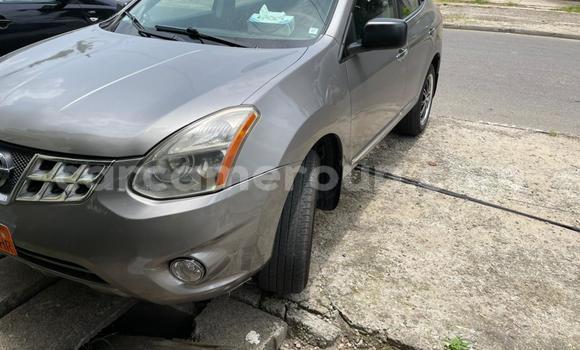 Sayi Na hannu Nissan Rogue Azurfa Mota in Douala a Ƙasar Kamaru Sayi Na hannu Nissan Rogue Azurfa Mota in Douala a Ƙasar Kamaru