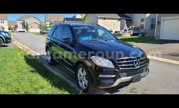 Sayi Imported Mercedes‒Benz ML–Class Azurfa Mota in Douala a Ƙasar Kamaru Sayi Imported Mercedes‒Benz ML–Class Azurfa Mota in Douala a Ƙasar Kamaru