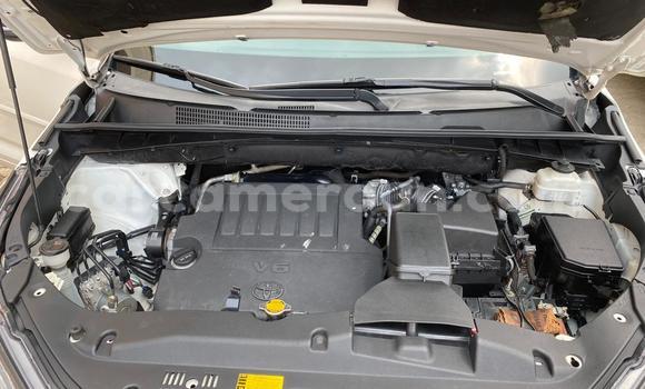 Sayi Na hannu Toyota Highlander White Mota in Douala a Ƙasar Kamaru Sayi Na hannu Toyota Highlander White Mota in Douala a Ƙasar Kamaru