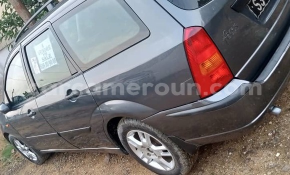 Sayi Na hannu Ford Focus Blue Mota in Douala a Ƙasar Kamaru Sayi Na hannu Ford Focus Blue Mota in Douala a Ƙasar Kamaru