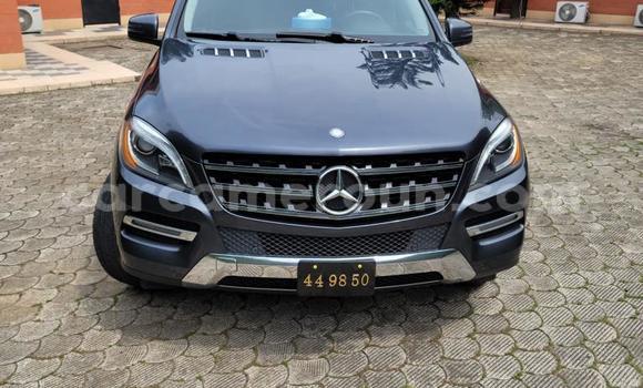 Sayi Imported Mercedes‒Benz ML–Class Black Mota in Douala a Ƙasar Kamaru Sayi Imported Mercedes‒Benz ML–Class Black Mota in Douala a Ƙasar Kamaru