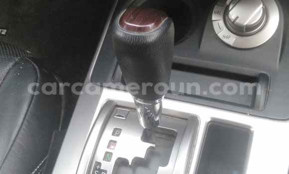 Sayi Imported Toyota 4Runner White Mota in Douala a Ƙasar Kamaru Sayi Imported Toyota 4Runner White Mota in Douala a Ƙasar Kamaru