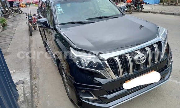 Sayi Na hannu Toyota Prado Black Mota in Douala a Ƙasar Kamaru Sayi Na hannu Toyota Prado Black Mota in Douala a Ƙasar Kamaru