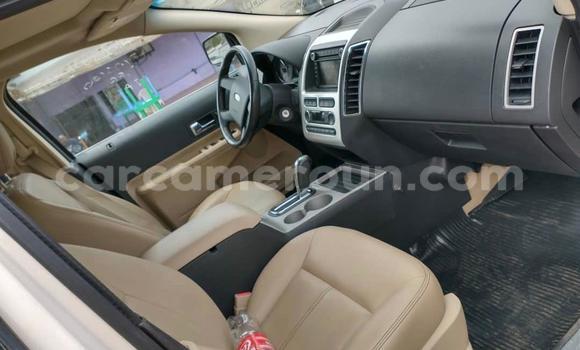 Sayi Imported FORD MUSTANG White Mota in Douala a Ƙasar Kamaru Sayi Imported FORD MUSTANG White Mota in Douala a Ƙasar Kamaru