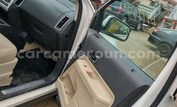 Sayi Imported FORD MUSTANG White Mota in Douala a Ƙasar Kamaru Sayi Imported FORD MUSTANG White Mota in Douala a Ƙasar Kamaru