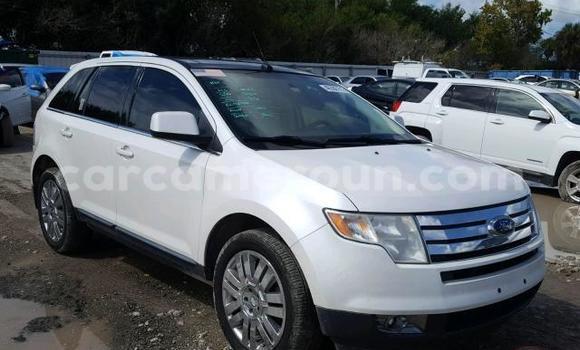 Sayi Imported FORD MUSTANG White Mota in Douala a Ƙasar Kamaru Sayi Imported FORD MUSTANG White Mota in Douala a Ƙasar Kamaru