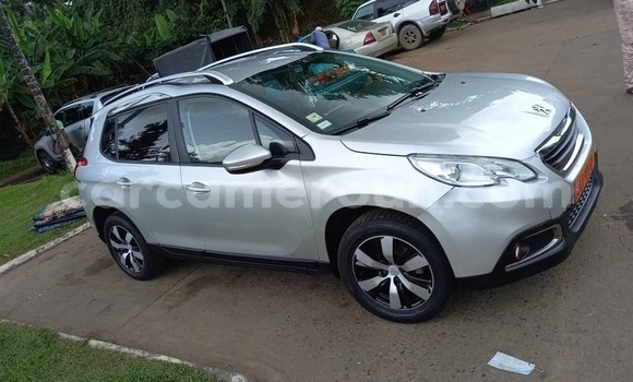 Sayi Na hannu Peugeot 2008 Azurfa Mota in Douala a Ƙasar Kamaru Sayi Na hannu Peugeot 2008 Azurfa Mota in Douala a Ƙasar Kamaru