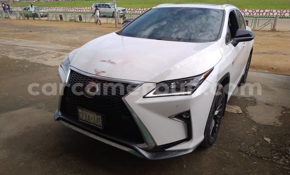Sayi Imported Lexus RX 350 White Mota in Douala a Ƙasar Kamaru Sayi Imported Lexus RX 350 White Mota in Douala a Ƙasar Kamaru