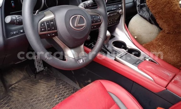 Sayi Imported Lexus RX 350 White Mota in Douala a Ƙasar Kamaru Sayi Imported Lexus RX 350 White Mota in Douala a Ƙasar Kamaru