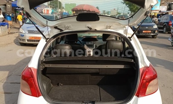 Acheter Neuf Voiture Toyota Yaris Blanc à Douala, Littoral Cameroon Acheter Neuf Voiture Toyota Yaris Blanc à Douala, Littoral Cameroon